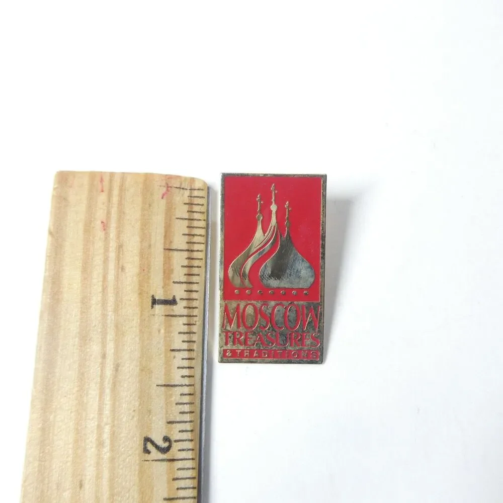 Moscow Treasures & Traditions Museum Exhibit Pin Red Enamel Pinback